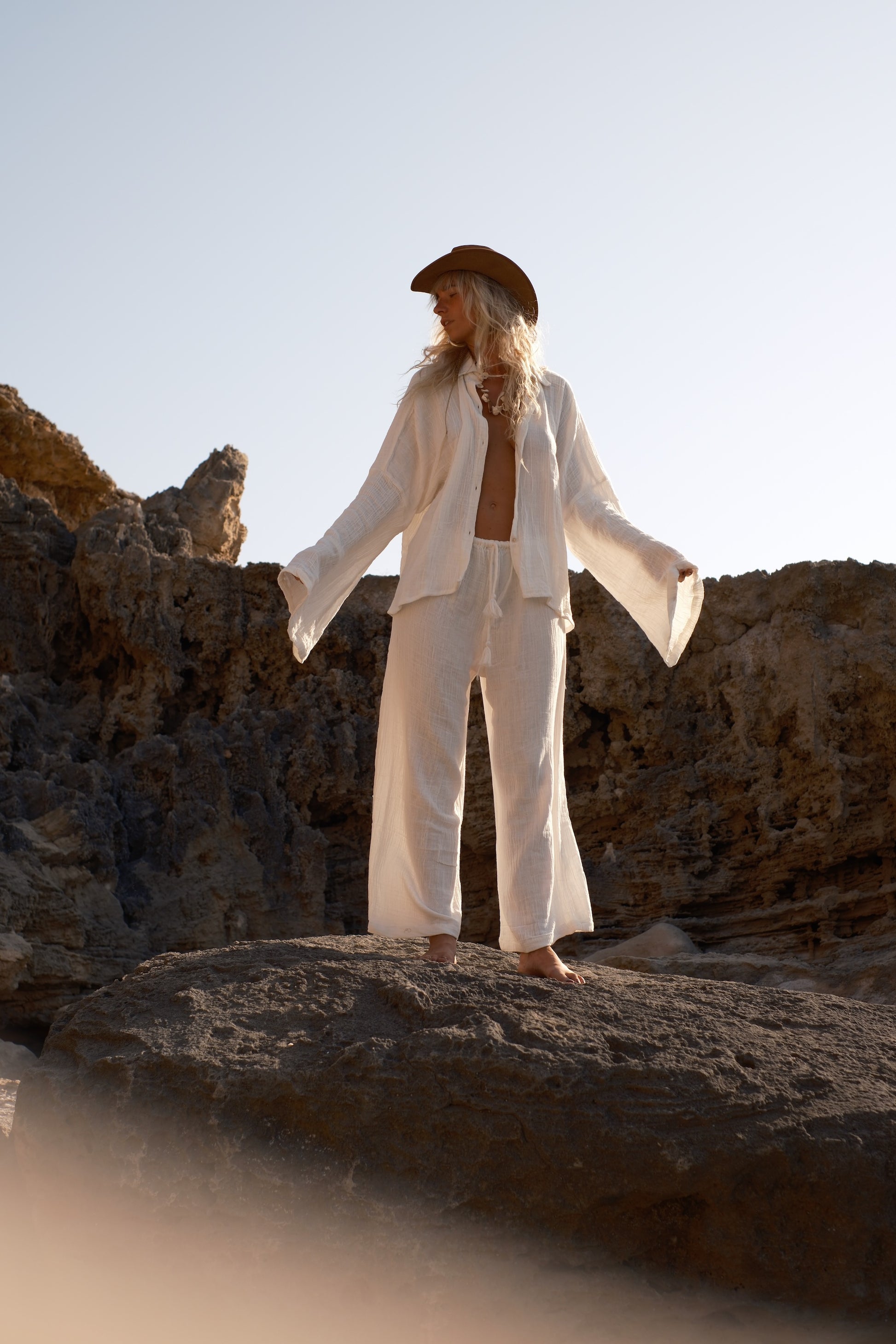 Lightweight cotton button-up shirt with wide-leg trousers for everyday wear