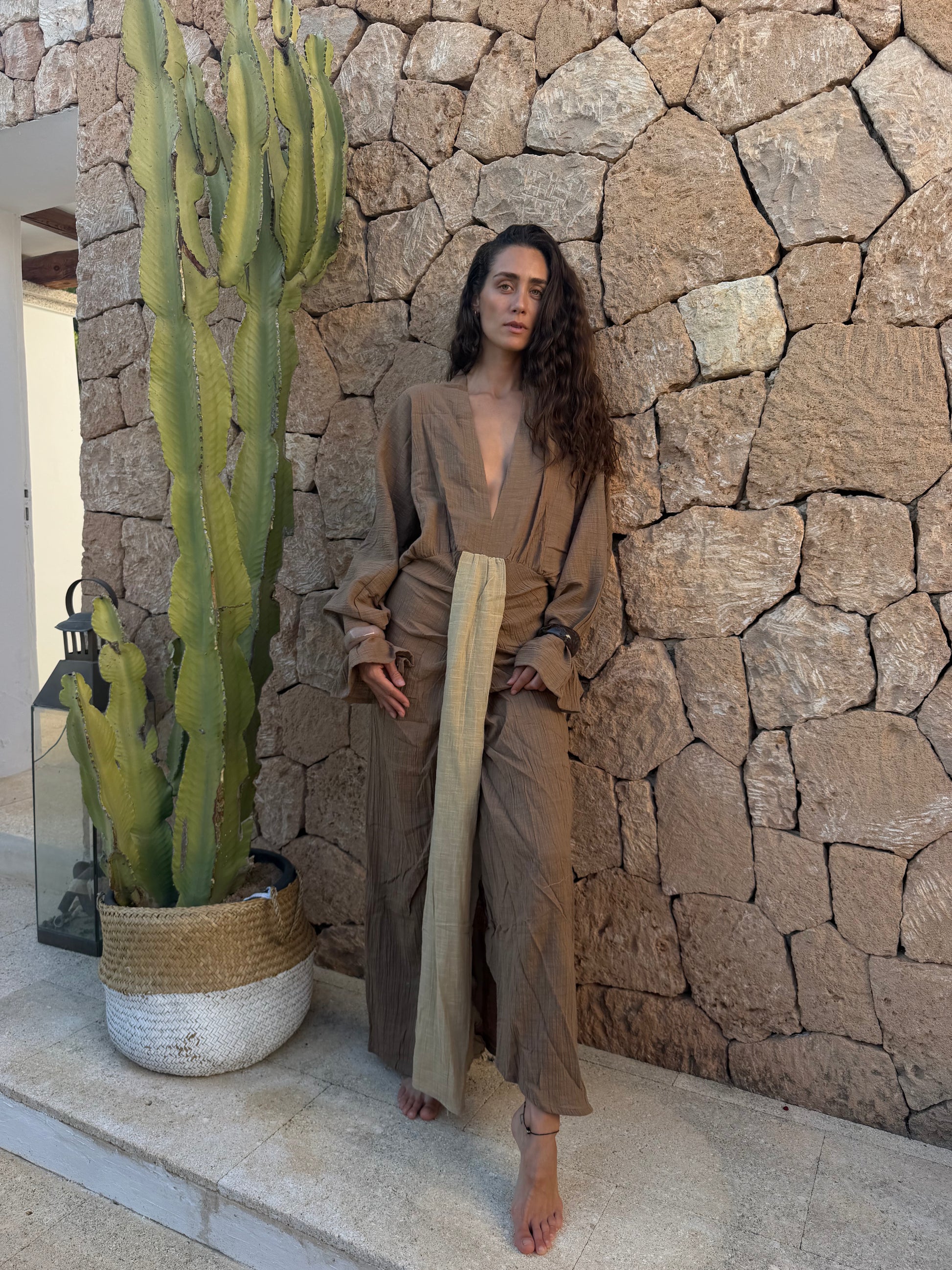 Wear Roro WILLOW cotton kaftan crafted for vacations, coastal escapes, and everyday comfort