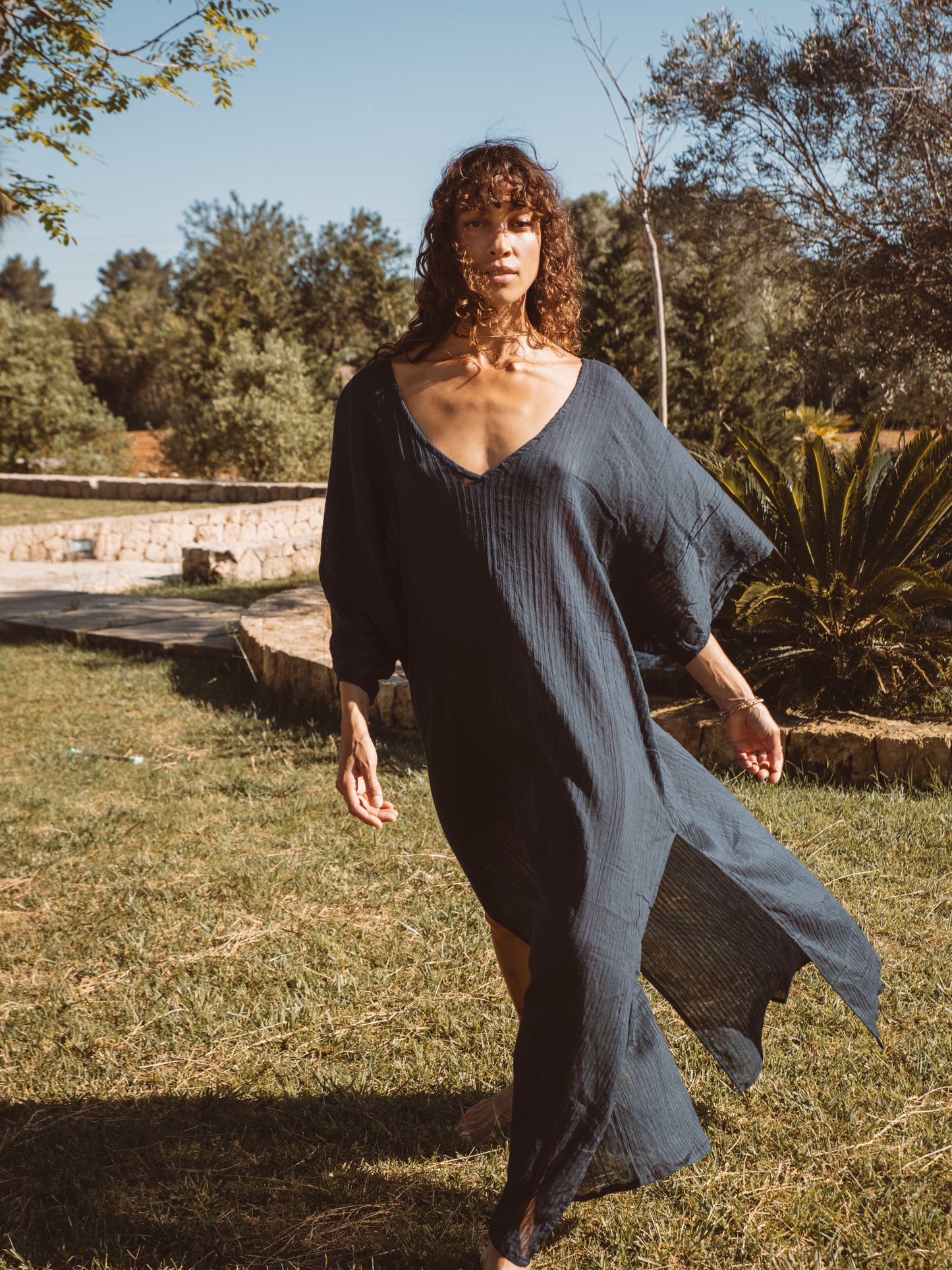 ORACULO oversized hemp kaftan for women in breathable hemp cotton fabric