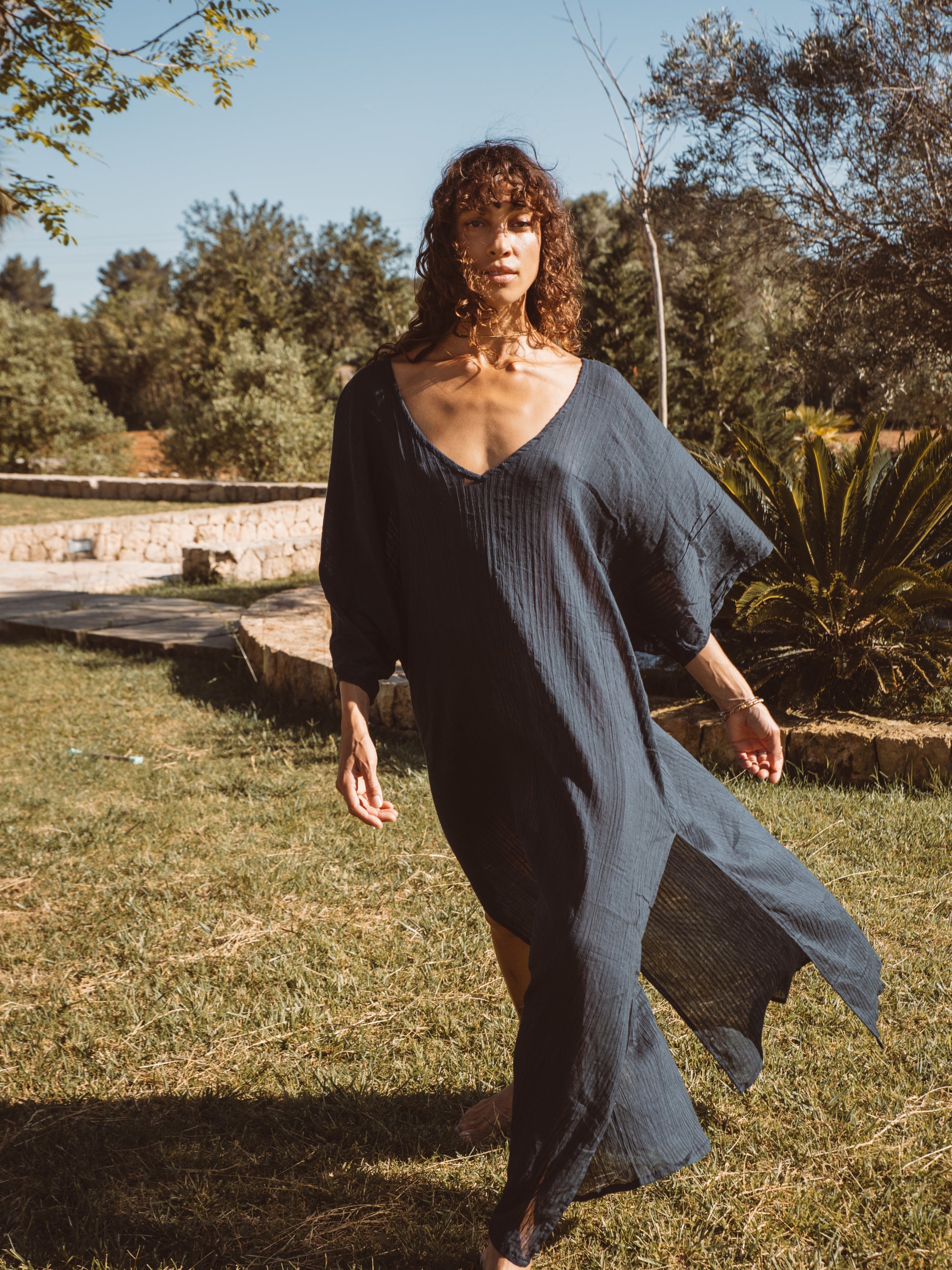ORACULO oversized hemp kaftan for women in breathable hemp cotton fabric